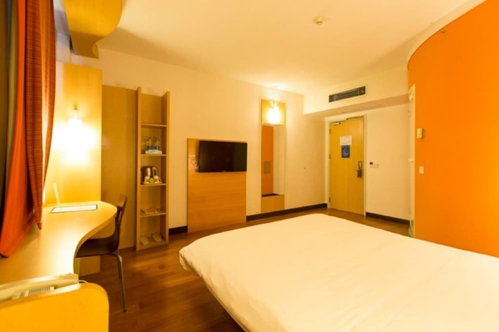 Room 3 of 35