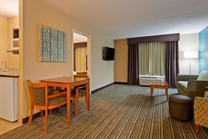 1 King Bed Microwave, Refrigerator High Speed Internet Accessible Full Breakfast (22 of 26)
