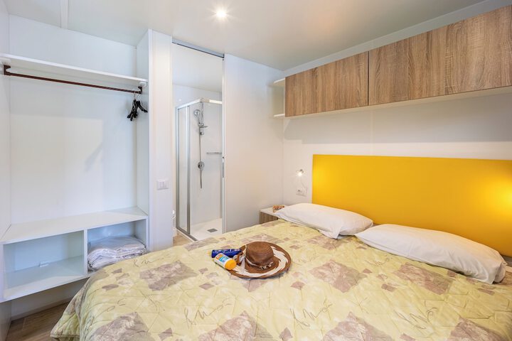 Room 2 of 89