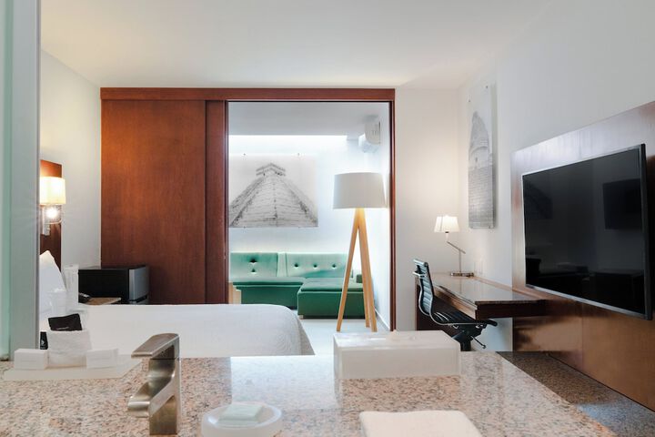 Room 30 of 114