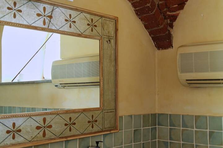 Room 15 of 27