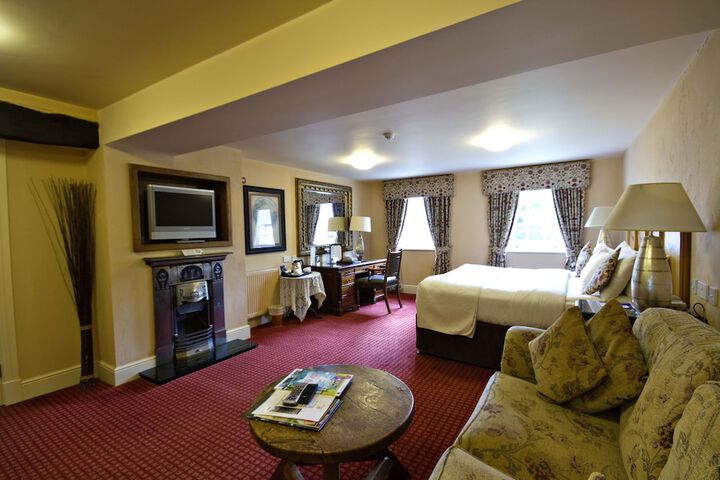 Room 4 of 156