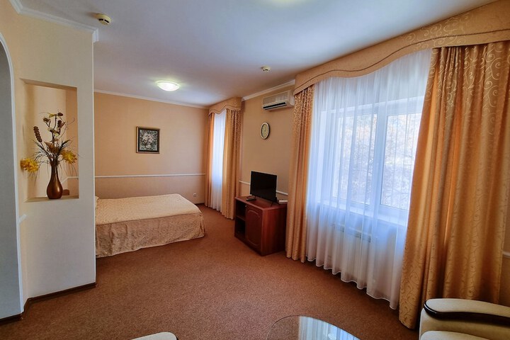 Room 50 of 99