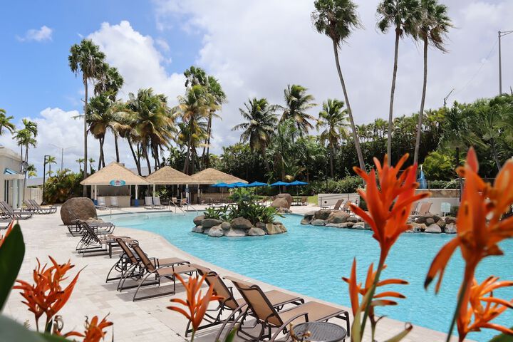 Poolside bar