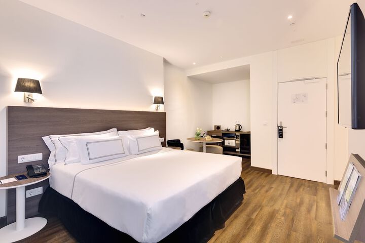 Room 18 of 127