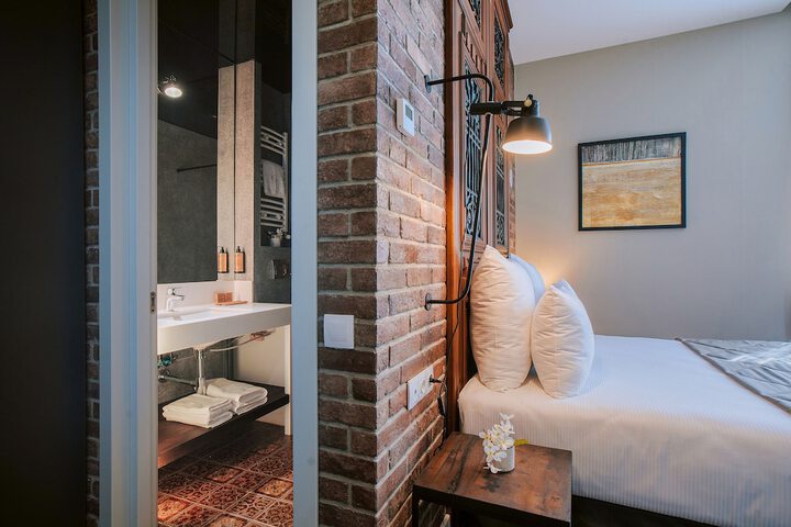 Room 73 of 127