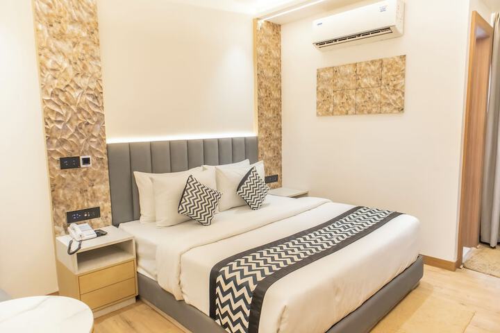 Room 57 of 221