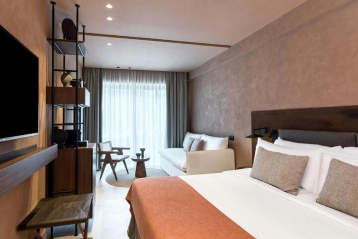 Room 49 of 52