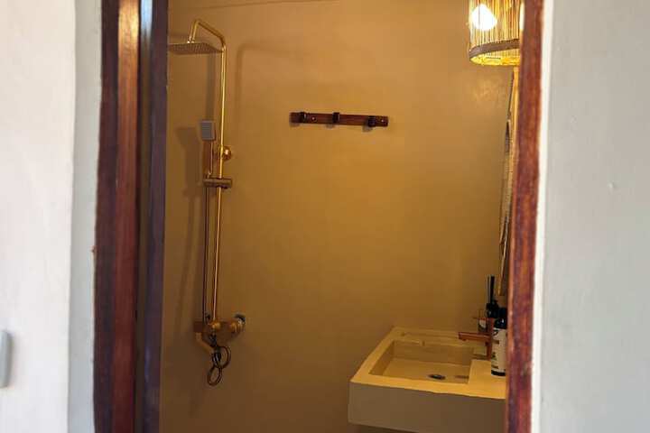 Room 27 of 51