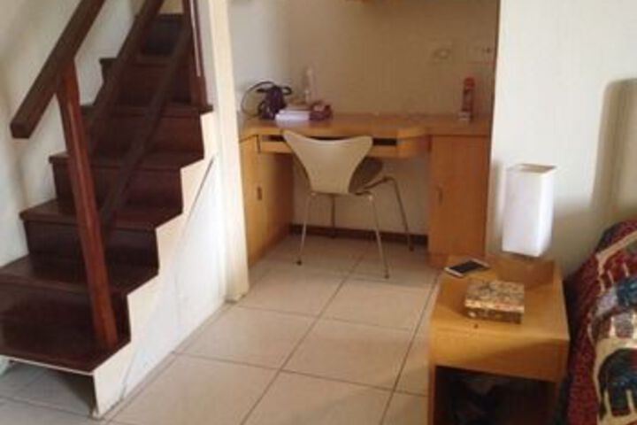 Room 8 of 9