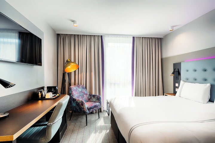 Room 7 of 40