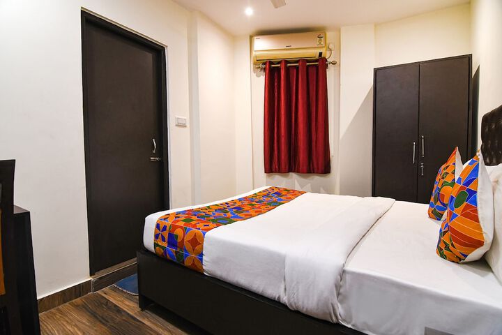 Room 17 of 39