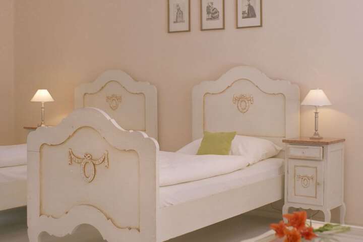 Room 5 of 48