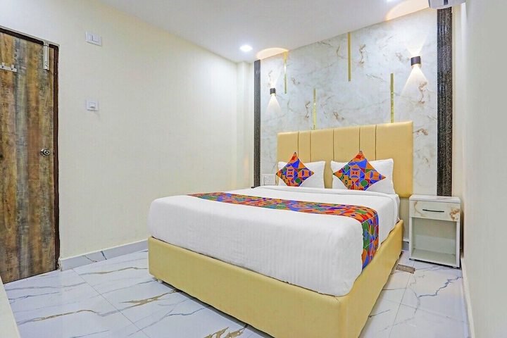 Room 3 of 16