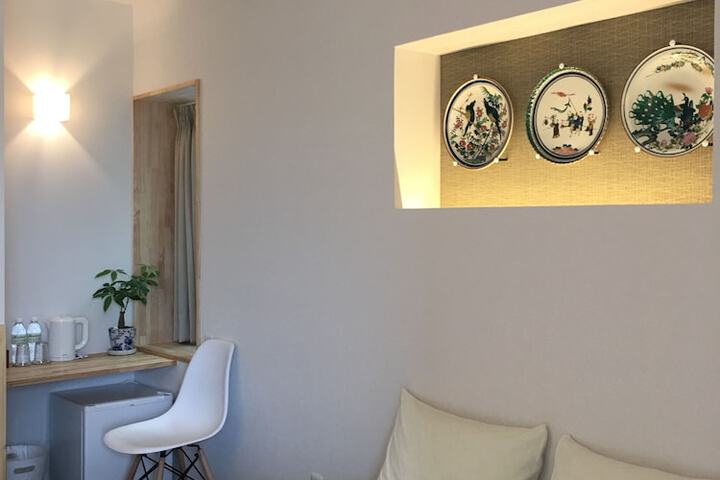 Room 10 of 86