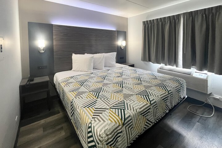 Room 8 of 30
