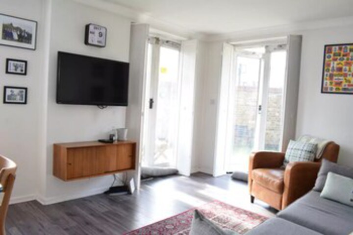 Room 6 of 14