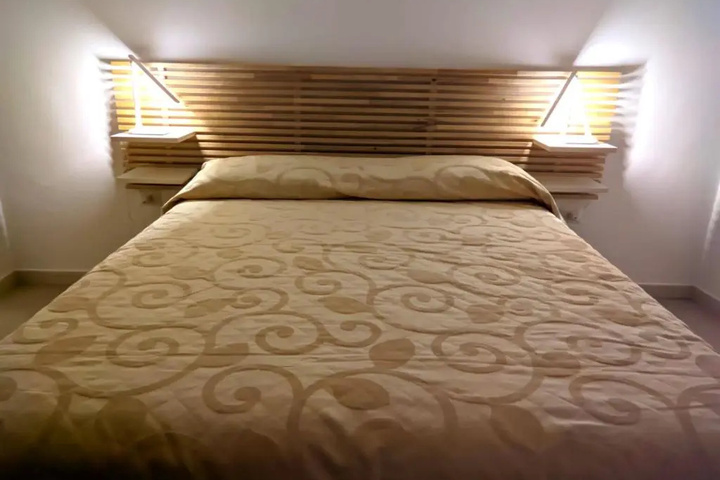 Room 4 of 13