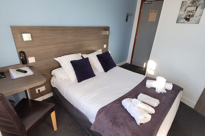 Room 15 of 49