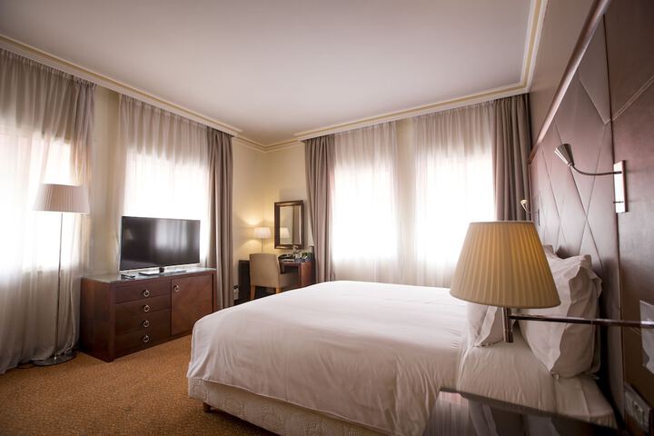 Room 14 of 60