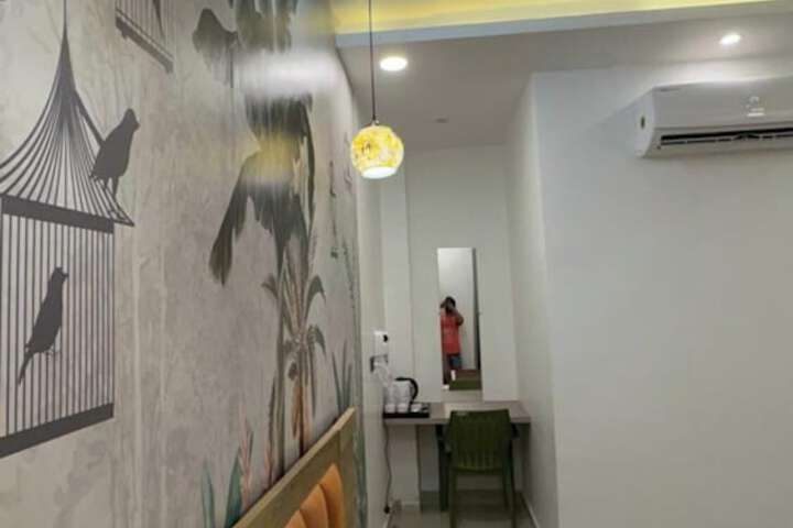 Room 11 of 29
