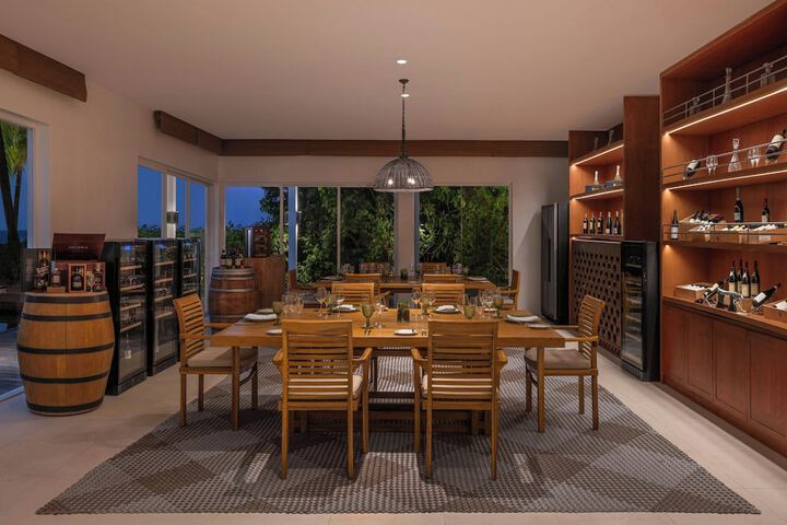 Dining 108 of 153