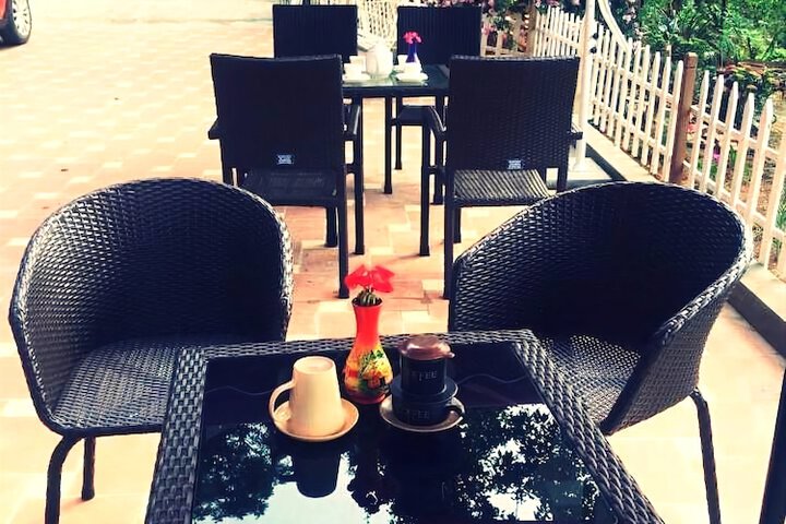 Dining 20 of 43