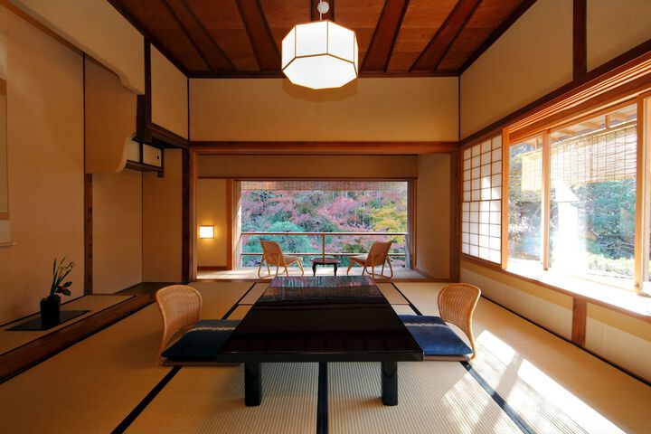 Room 27 of 78