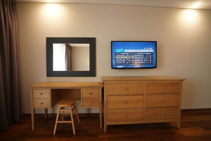 Room 21 of 35