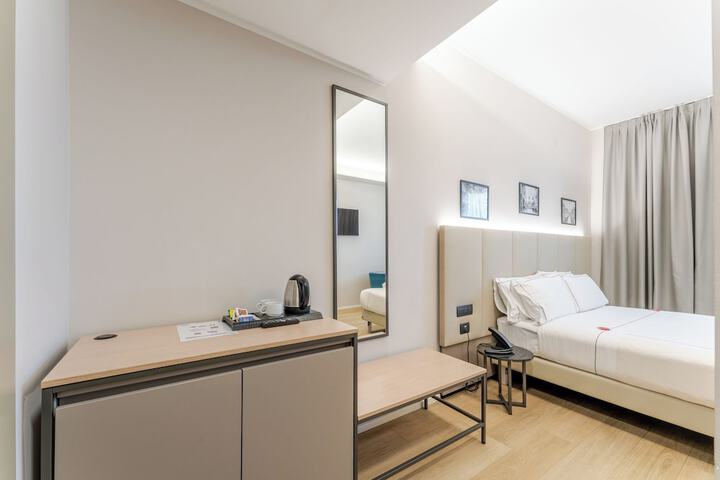 Room 40 of 133