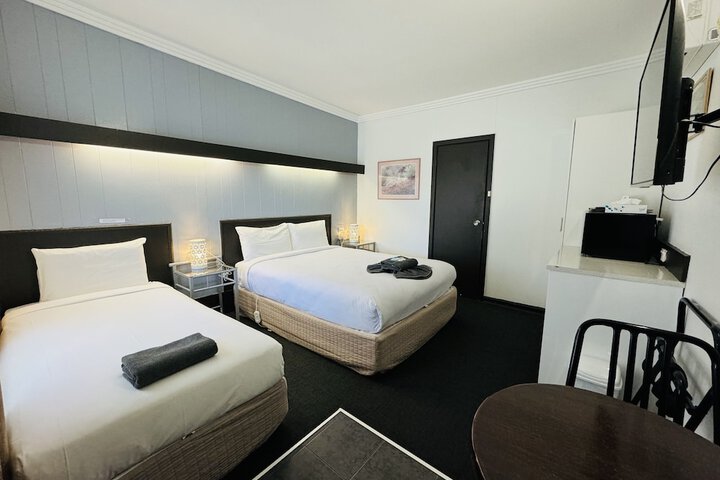 Room 13 of 30