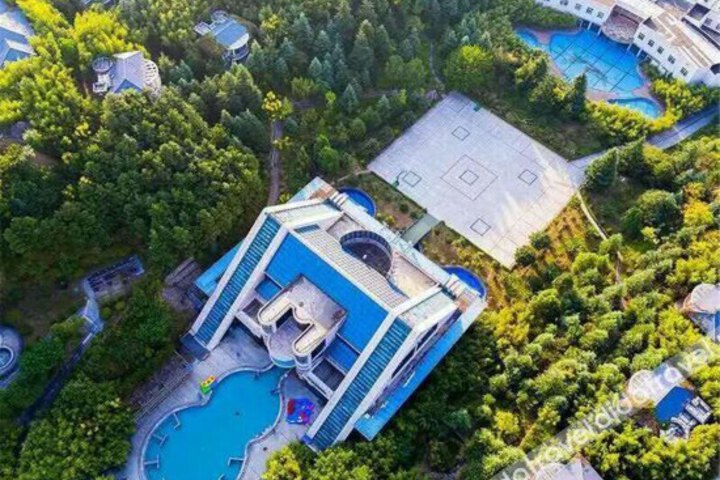Yujin Hot Spring Holiday Hotel