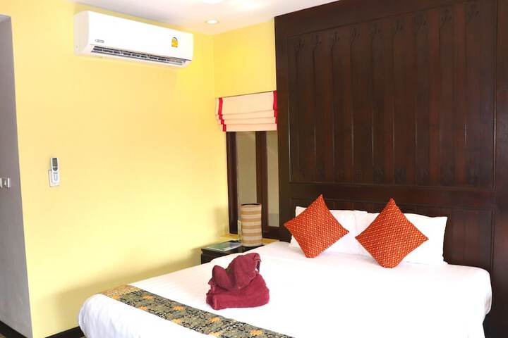 Room 44 of 242