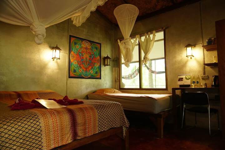Room 14 of 65