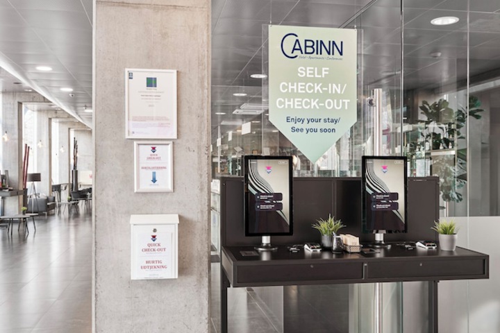Check-in/check-out kiosk
