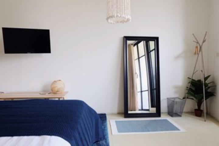 Room 64 of 66
