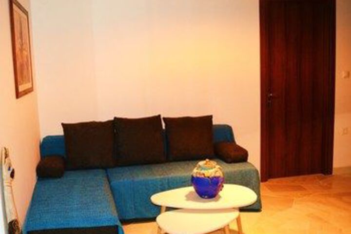 Room 35 of 46