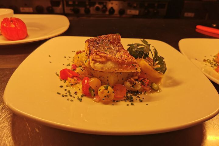 Dining 36 of 59