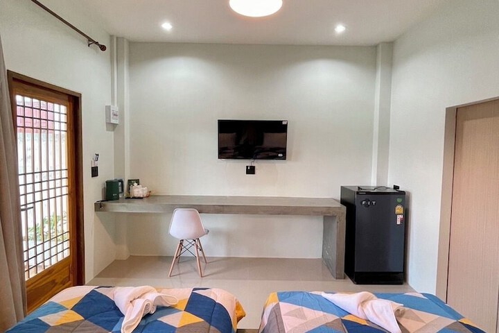 Room 6 of 15