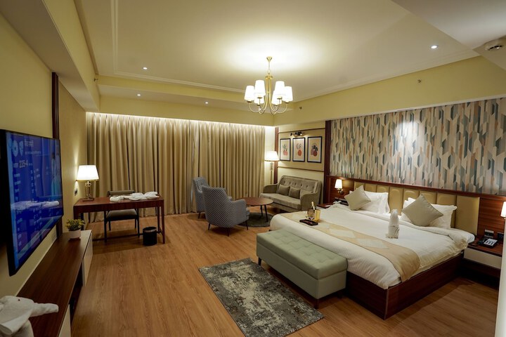 Room 10 of 26
