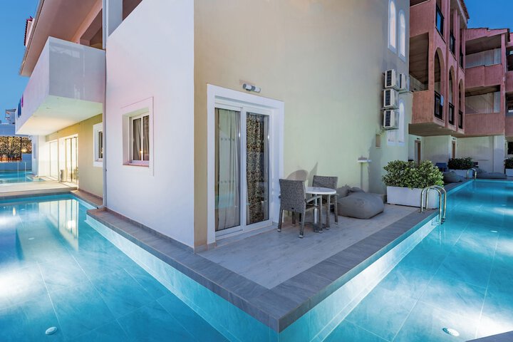 Pool 87 of 153