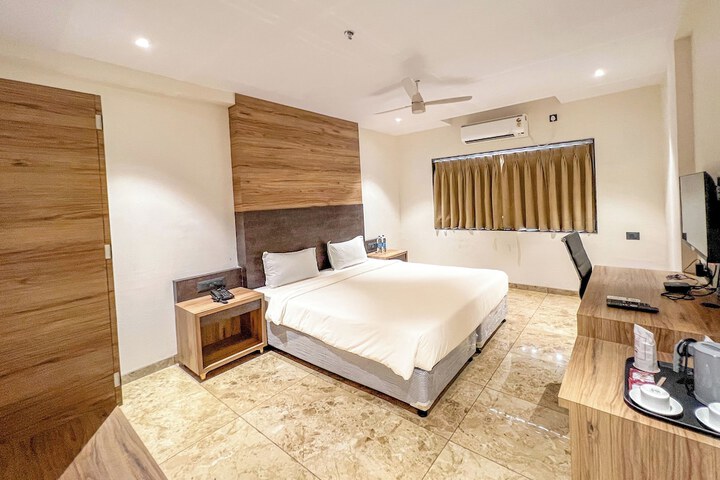 Room 20 of 33