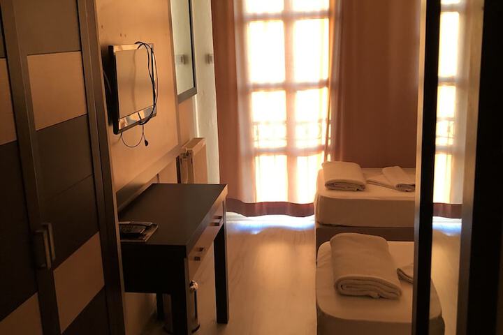 Room 11 of 30