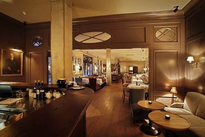 Lounge 57 of 71