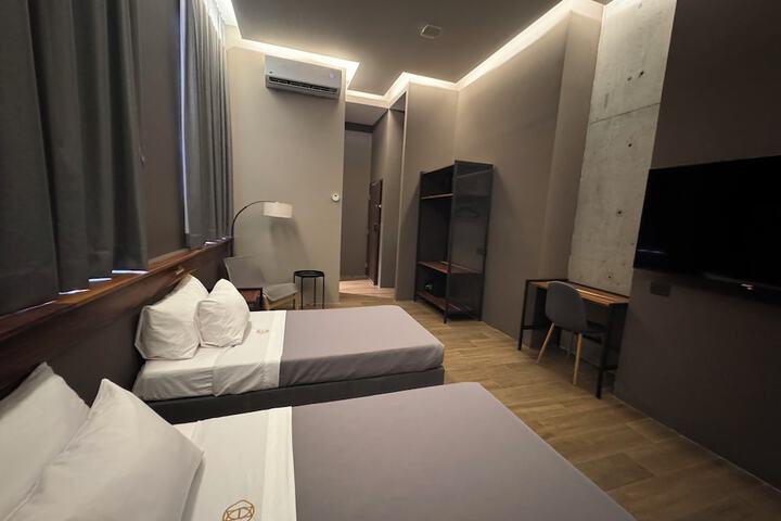Room 3 of 23