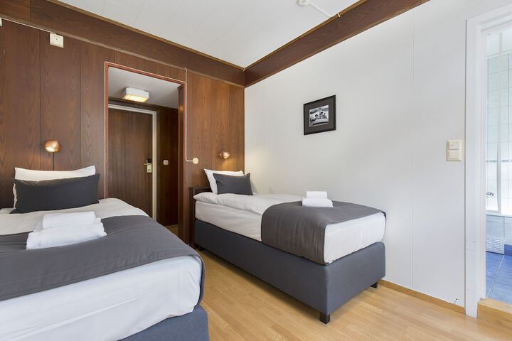 Room 6 of 70