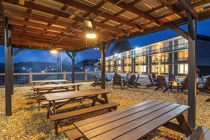 Property Grounds 48 of 52