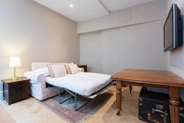 Room 21 of 29