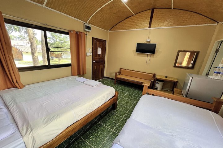 Room 12 of 87