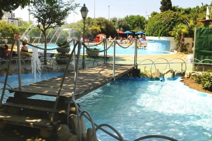 Pool Hotel